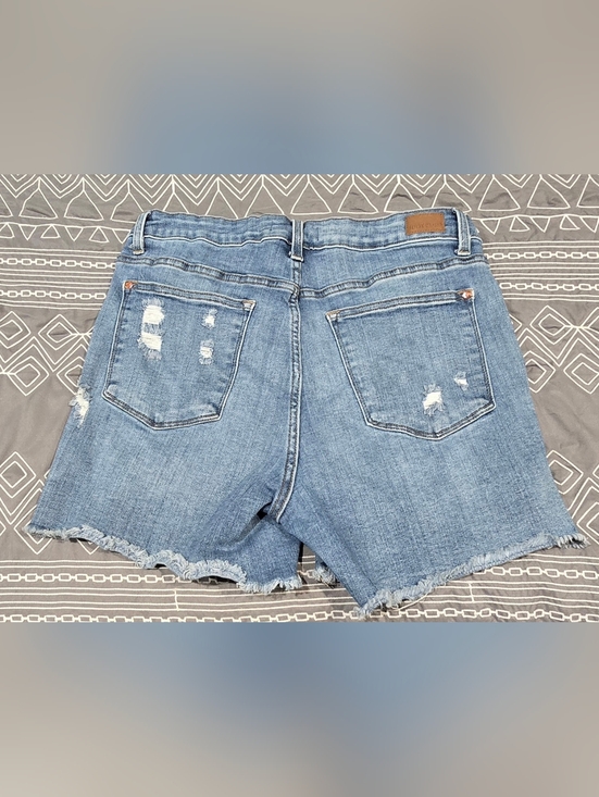 Judy Blue Distressed Denim Shorts Size 1XL - Picture 7 of 7